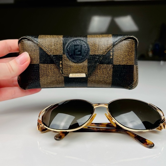 Fendi Sunglasses With Case (FRAMES ONLY) - Picture 6 of 8